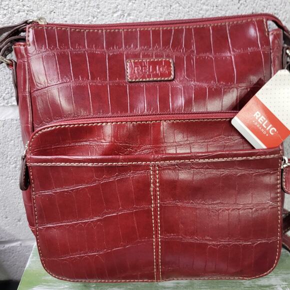 RELIC NWT Maroon Burgundy Faux Leather Crossbody Shoulder Bag Adjustable Strap - Picture 1 of 12